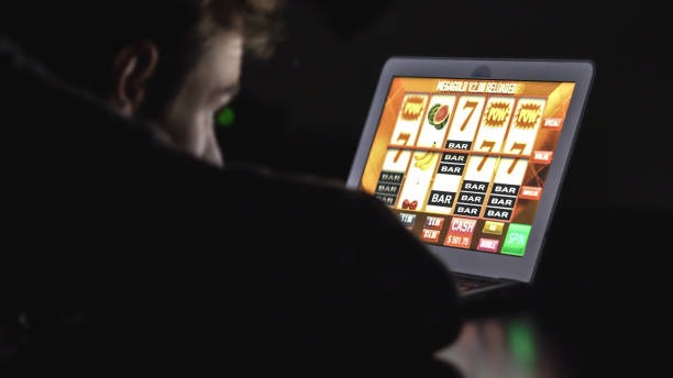 jkt8 slot Featured Games interface showing live-dealer tables and slot games