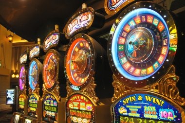 jkt8 slot Jurassic Kingdom interface showing slot games and live-dealer table options